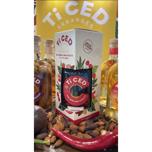 TI'ARRANGE DE CED CERISE AMANDE PIMENT D ESPELETTE 32° 70 cl